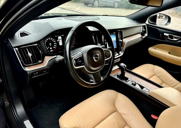 Volvo V60 cena 84400 przebieg: 117890, rok produkcji 2018 z Żukowo małe 781